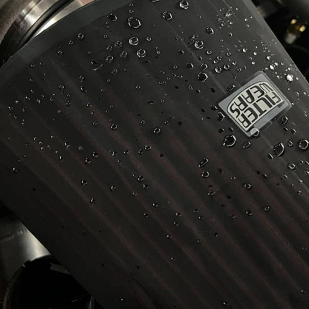 Close up of pre-filter with water droplets, showcasing the abilitiy to repel water away from the air filter
